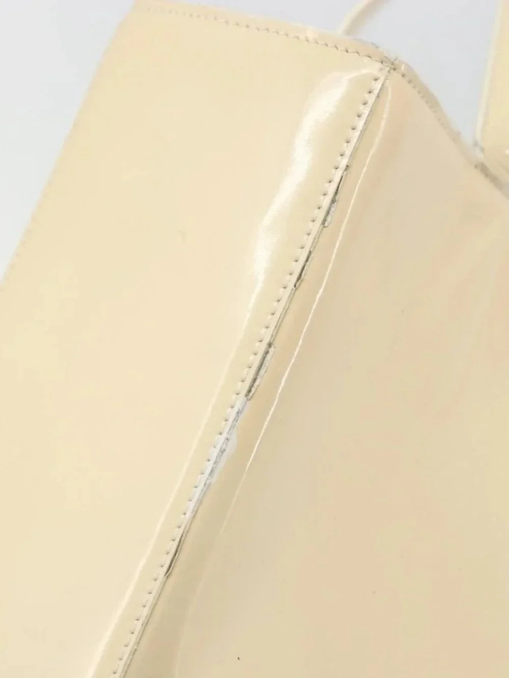 CHANEL Tote Bag Patent leather Ivory Gold CC Auth bs34540